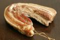 和歌山県、かつらぎ町のスゴ腕養豚家 大浦さんが育てた「三元豚の手作りベーコン」